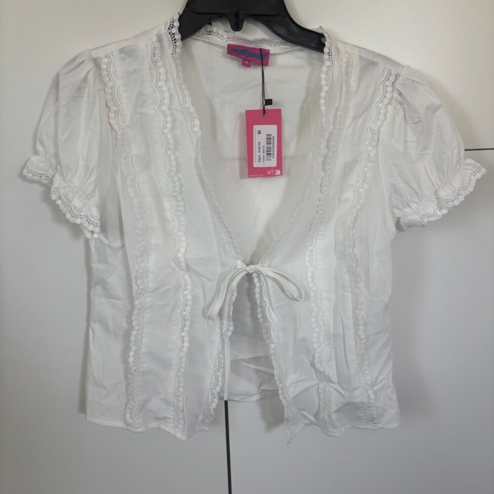 EDIKTED White Cotton Lacey Tie Front Top Size Medium NWT - Picture 2 of 6